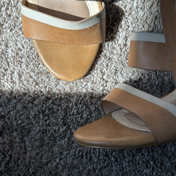 Sandals - Picture 4 of 4